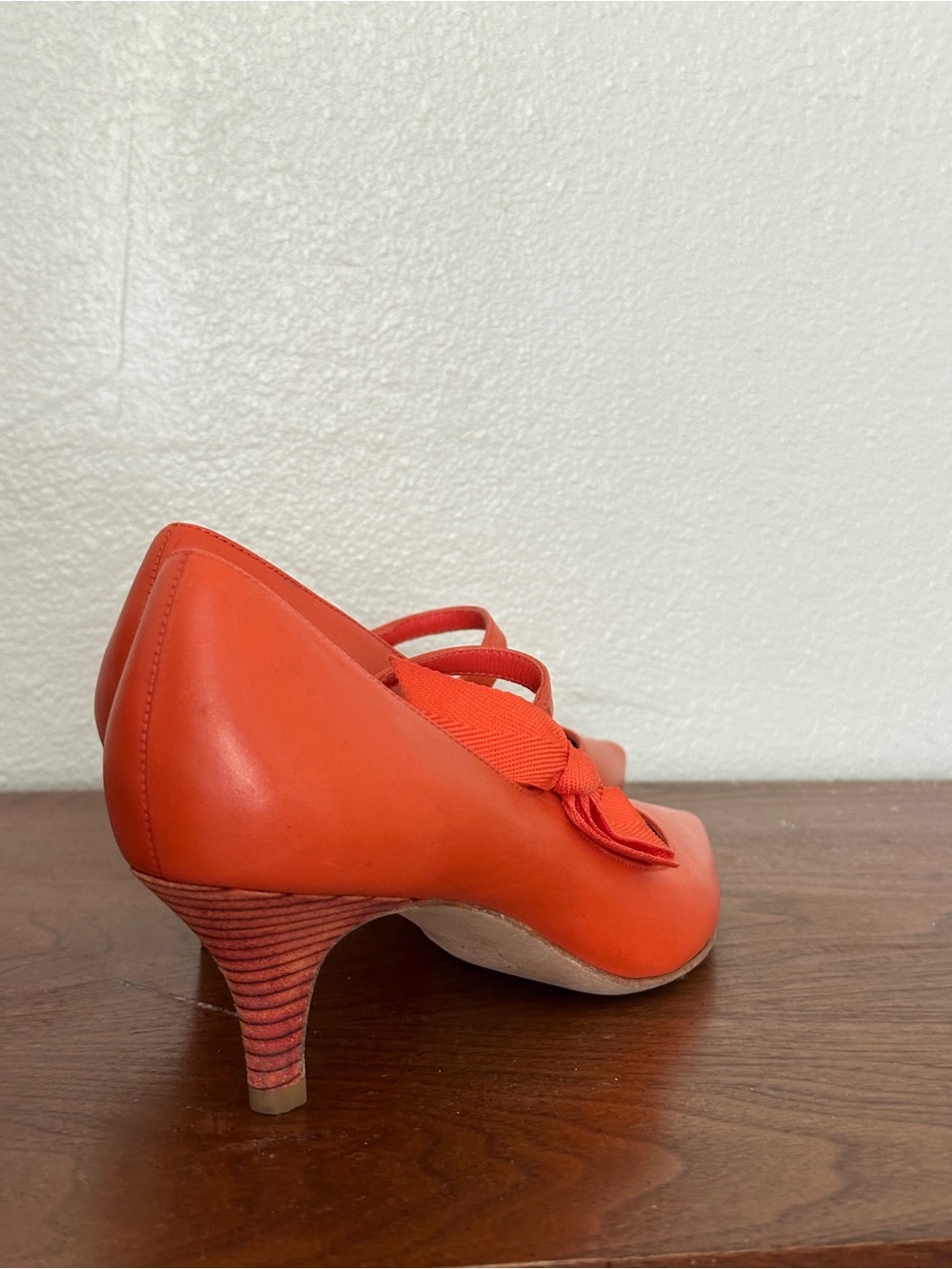 Tory Burch Beverly Marmalade Leather Mary Jane Bow Pumps 9.5 Box - Picture 11 of 11